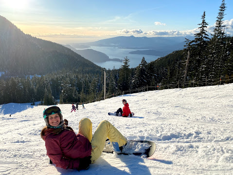 Ellen snowboarding